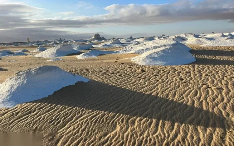 Bahariya Oasis Hot Springs & Black Desert Tour — view 2
